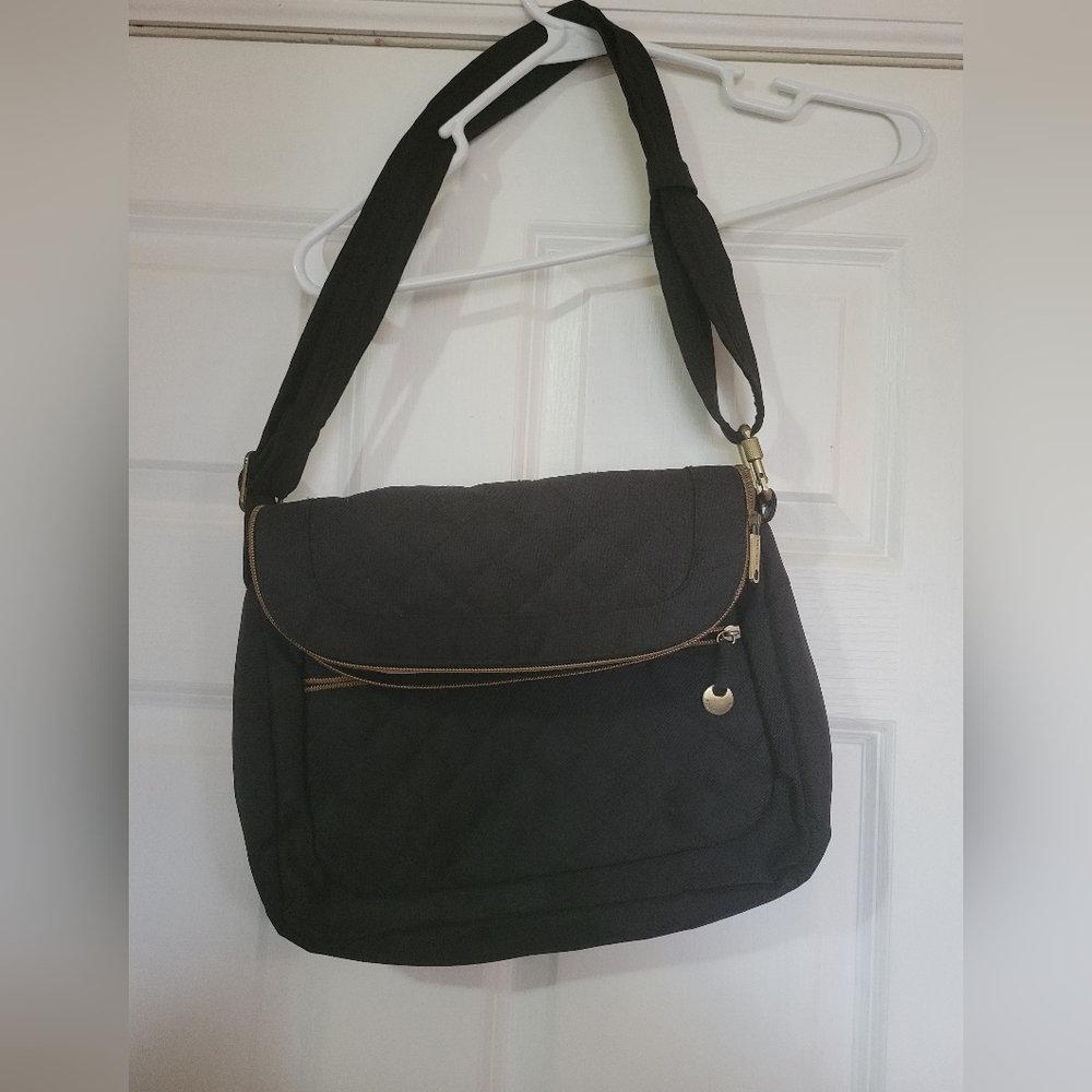 Travelon quilted crossbody